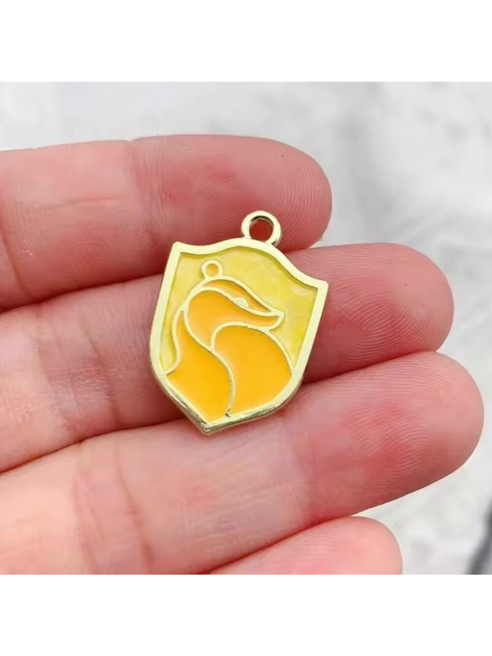 Harry Potter Hogwarts Hufflepuff Enamel Necklace Pendant 113-1